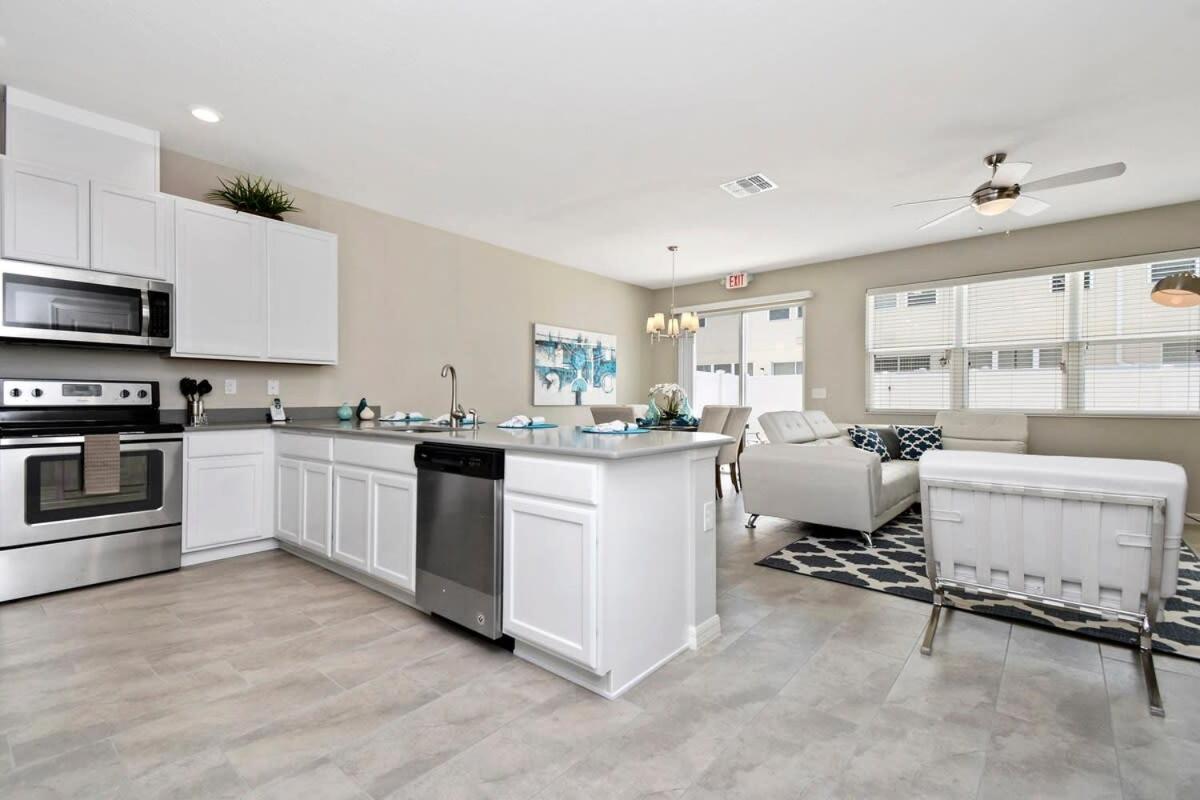 Stunning 4 Bd W/ Gameroom Close To 5110k Hébergement de vacances Kissimmee